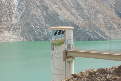 La torre desde la que también se toman datos.