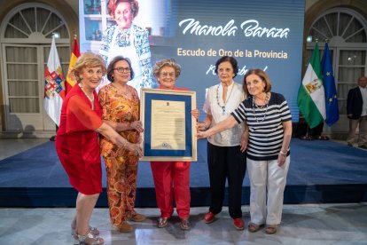 Homenaje en Diputación a Manola Baraza.
