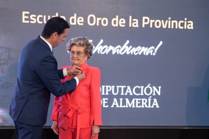 Homenaje en Diputación a Manola Baraza.
