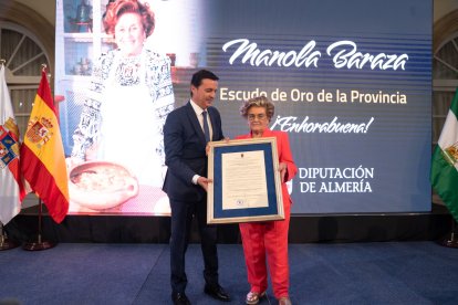 Homenaje en Diputación a Manola Baraza.
