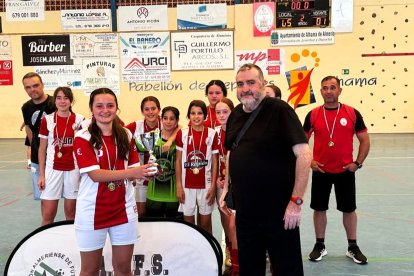 Juan Enrique con las alhameñas.