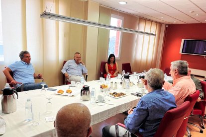 Las reuniones con los suscriptores de LA VOZ se realizan los primeros días de cada mes. 