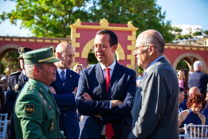 El subdelegado del Gobierno, José María Martín, con el general de la Legión y el presidente de la Mancomunidad.