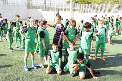 En el césped de la instalación roquetera.