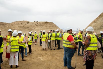 Autoridades y técnicos durante la visita de supervisión de las obras del túnel de Viator para la línea de alta velocidad ferroviaria a Almería.