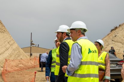 El ministro Óscar Puente y el alcalde de Viator, Manuel Jesús Flores.