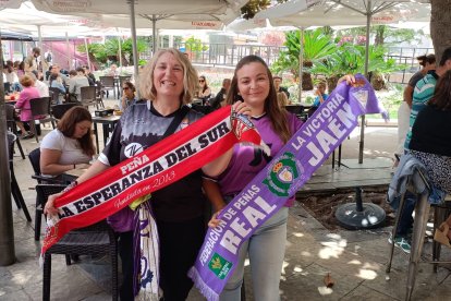 Intercambio de bufandas pocas horas antes del choque.