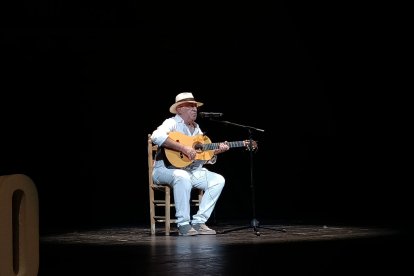 Actuación del Niño de las Cuevas.