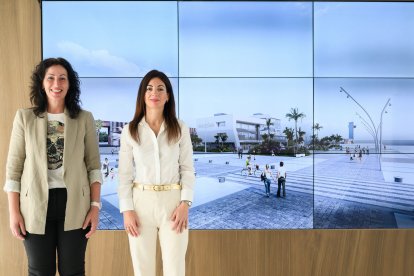 La alcaldesa de Almería, María del Mar Vázquez y Rosario Soto, presidenta de la Autoridad Portuaria