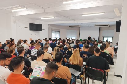 Las oposiciones han reunido a más de 6.000 personas en la Delegación Territorial de Educación de Almería.