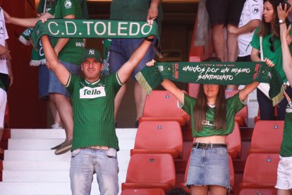 Mucho color verde para pintar las gradas del Estadio.