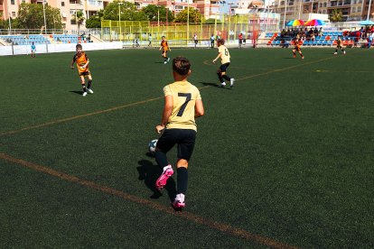 El '7' conduciendo la pelota.