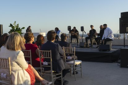Actuación flamenca con la presencia de José del Tomate, entre otros artistas.