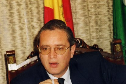 Un pitillo de aquellos de 1991, Nicolás fumaba poco.