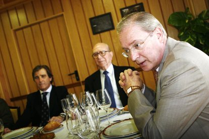 Puso de moda cara verano una cumbre de presidentes de la RFAF.