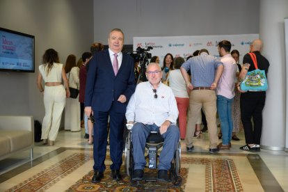 Pedro M. de la Cruz, director de La Voz de Almería, y Antonio Sánchez de Amo, presidente de Verdiblanca.