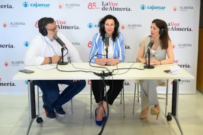 La alcaldesa de Almería, María Vázquez, y la presidenta del Puerto, Rosario Soto, en el programa de la SER con Alfredo Casas.
