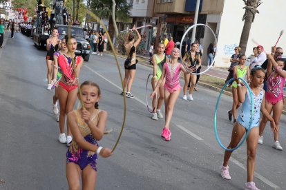 Pasacalles durante la batalla de flores.