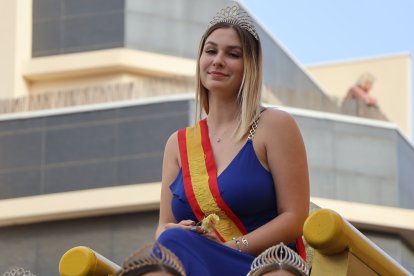 Reina de las fiestas durante la batalla de flores.