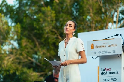 La presentadora de la gala de premios Ana Márquez.