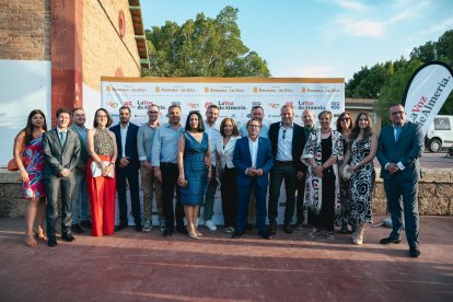 Dirigentes del Partido Socialista en el Almanzora, junto a los delegados de La Voz de Almería en el Levante: Guillermo Mirón y Olivier Martínez.