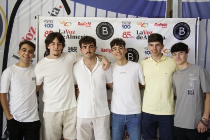 Marco, Rodrigo, Pablo, Jaime, Serafín y Álvaro en la Caseta de la Bodega del Jamón en las Fiestas de San Isidro 2024.