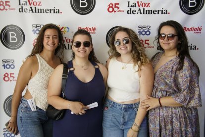 Laura, María, Inés y Paola en la Caseta de la Bodega del Jamón en las Fiestas de San Isidro 2024.