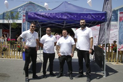 Equipo de seguridad de la Caseta de la Bodega del Jamón en las Fiestas de San Isidro 2024.