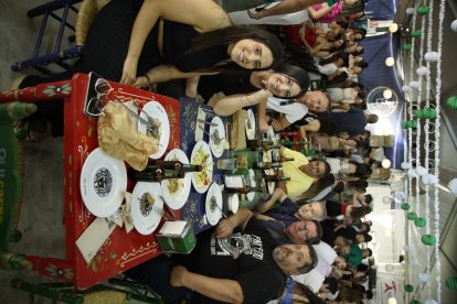 AgroInver disfrutando en la Caseta de la Bodega del Jamón en las Fiestas de San Isidro 2024.