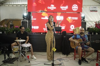 Actuación musical en la Caseta de la Bodega del Jamón en las Fiestas de San Isidro 2024.