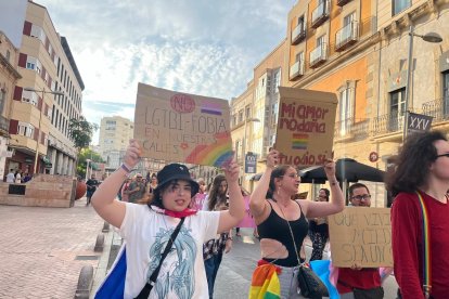 Manifestación durante Día del Orgullo LGBTIQ+ en Almería.
