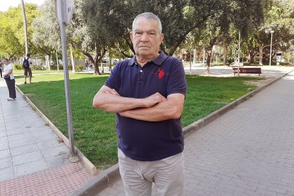 Vive cerca del que fue su lugar de trabajo.