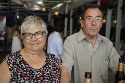 Clara María Manzano y Ramón Hernández en la caseta de La Bodega del Jamón en las fiestas de San Isidro.
