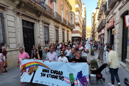 Manifestación por los derechos de las personas LGTBIQ+ en Almería.
