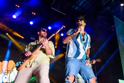 Bombai durante su actuación en Almería.