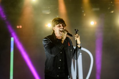 El cantante de Melocos durante el concierto de Dial al Sol en Almería.