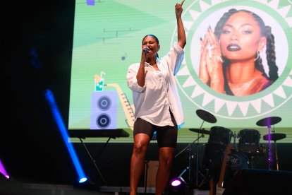 Nia durante su actuación en Dial al Sol.