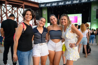 Concha Ruzafa, Cristina Gómez, María José Guirado y María José Ferrer, antes del inicio del concierto.