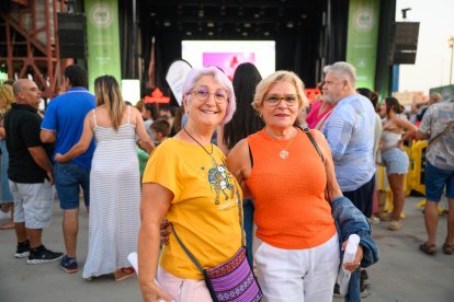Las almerienses Chelo Mañas y May Pérez, antes del concierto.