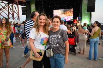 Elena Ortega e Isabel Martínez, antes del concierto.