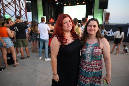 Isabel García y Amaia Valverde, antes del concierto.