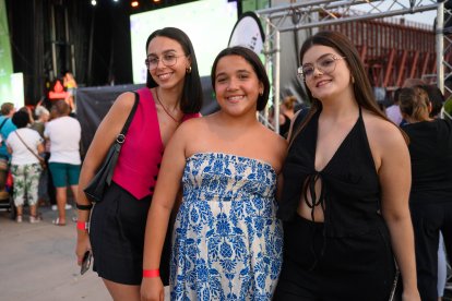 Claudia Sances, Olava Díaz y Marta Baeza, de Almería, antes del concierto.