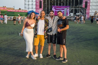 Monse, Jonathan, Fran y Nacho preparados para Salinas Sound.