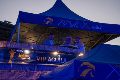 Zona VIP Águila en el Salinas Sound.