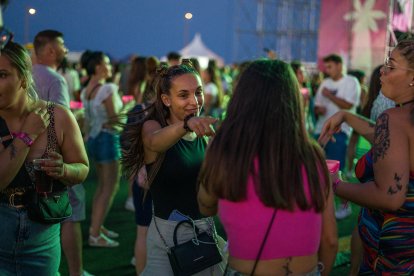 Bailes al anochecer en el Salinas Sound.