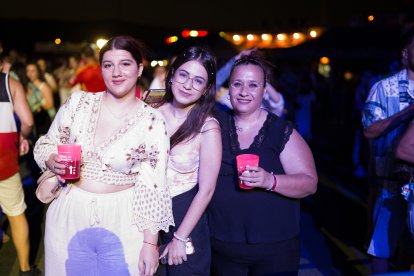 Amigas disfrutando del Salinas Sound.