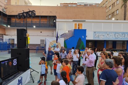 Antes del inicio de la cena benéfica, los asistentes estuvieron viendo el partido de semifinales entre España y Alemania en la Eurocopa.