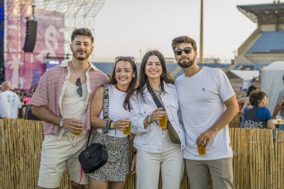 Miguel Segovia, María José Rubio, Isabel María Segovia y Alejandro Buendía en el festival del verano de Roquetas de Mar. 