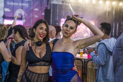 Sandra Martín y Natalie Díaz posando para la cámara de LA VOZ. 