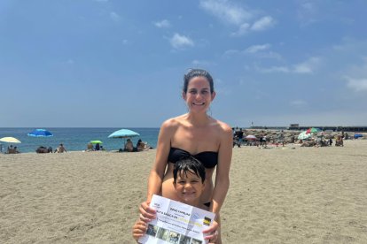 Inma y Manuel, felices de recibir el bono familiar para visitar las Cuevas de Sorbas.